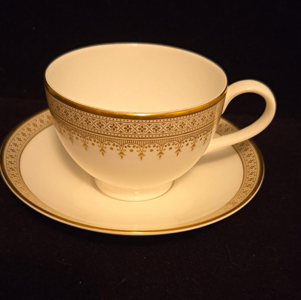 Vintage Royal Doulton Gold Lace Teacup Saucer Set H4989 Fine Bone China England